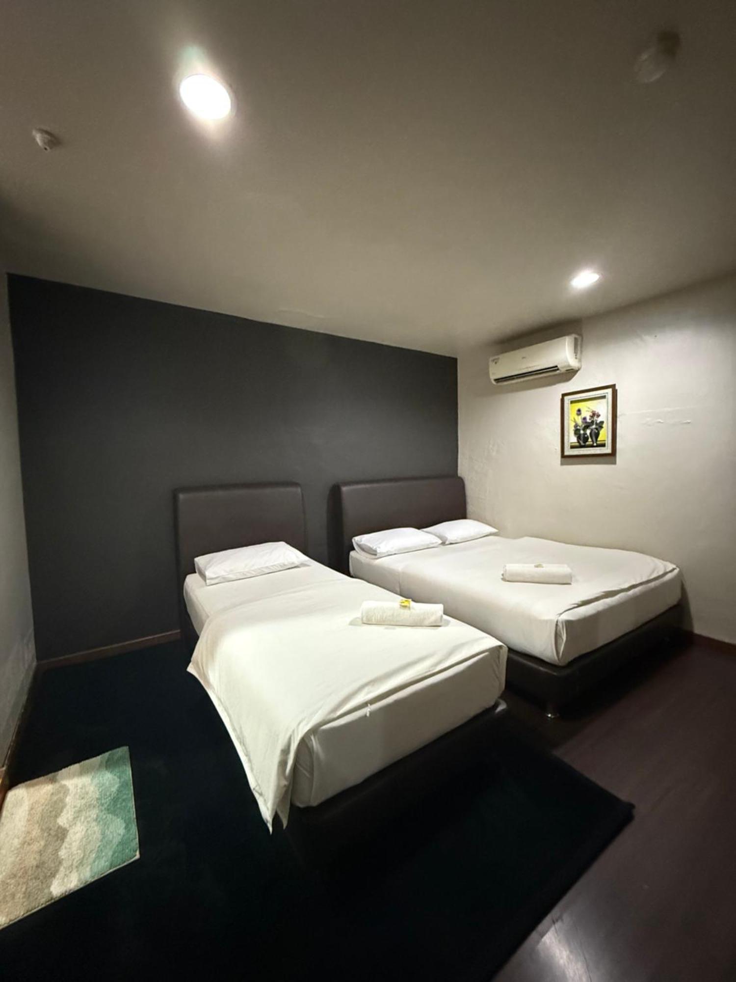 1St Living Subang Hotel Subang Jaya Exterior photo